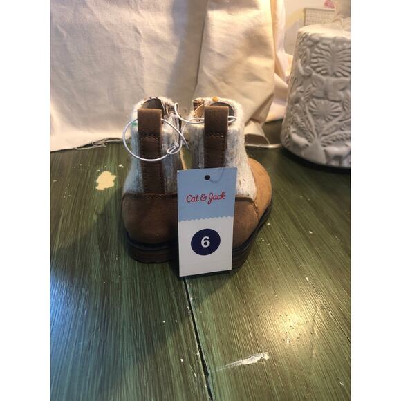 Cat & Jack NWT Toddler Girl Emmaline Cognac Zipper Booties Size 6 - Picture 3 of 6